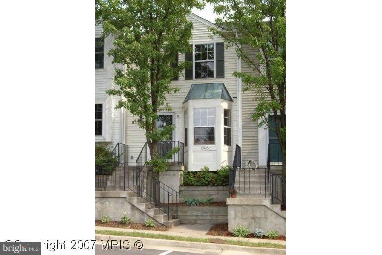 13945 Big Yankee Ln unit 13945, Centreville, VA 20121 - photo 1