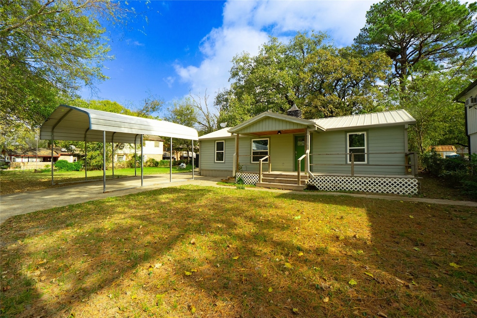 10015 Shoreline Dr, Wills Point, TX 75169 - photo 1