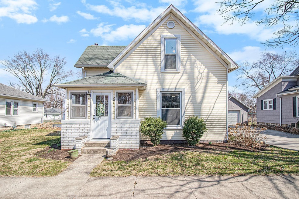 Great Location for this 3 Bedroom, 1 Bath, Well Ma