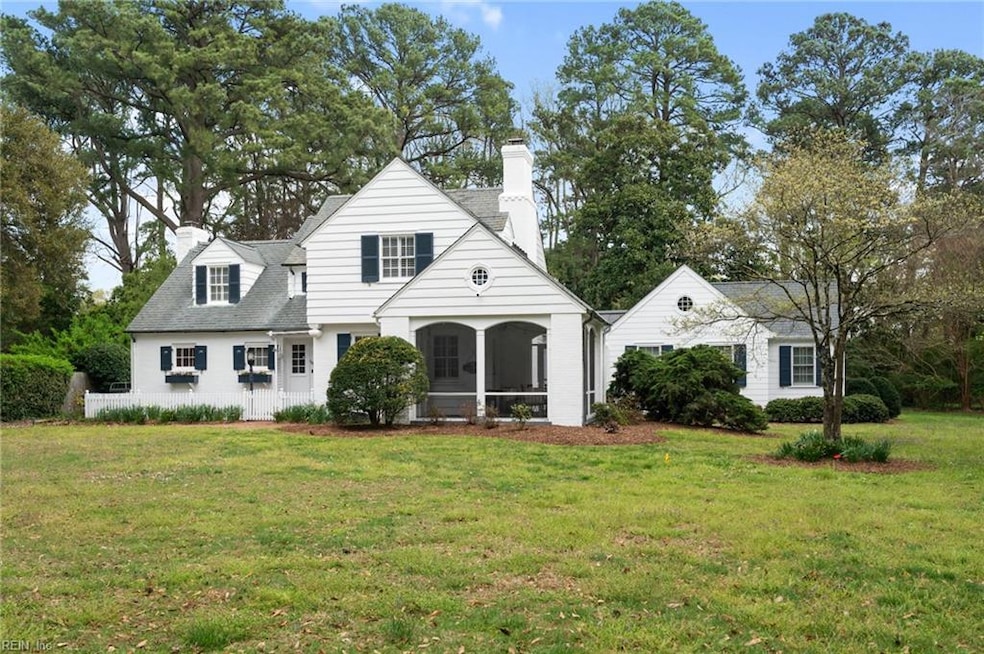 Welcome to 128 James River drive in Warwick on the James.