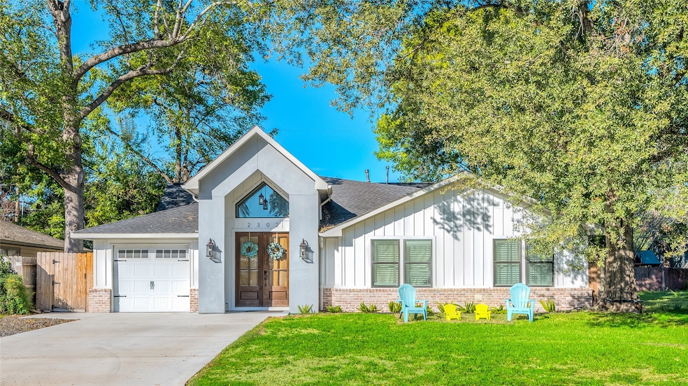 2302 Saxon Dr, Houston, TX 77018 - photo 1