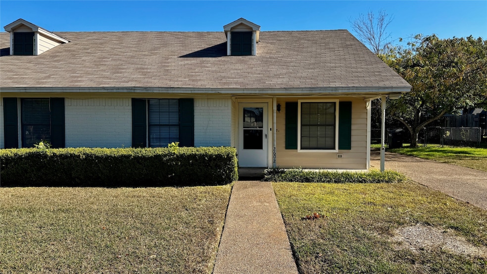 2600 Comanche Trail unit 2602, Waco, TX 76712 - photo 1