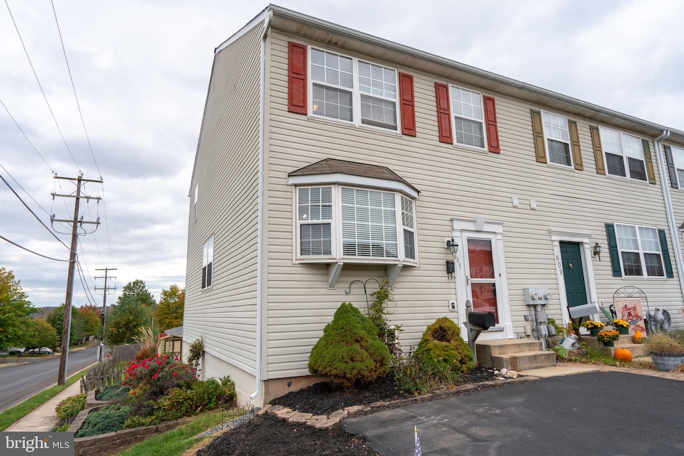 605 Jefferson St, Red Hill, PA 18076 - photo 1