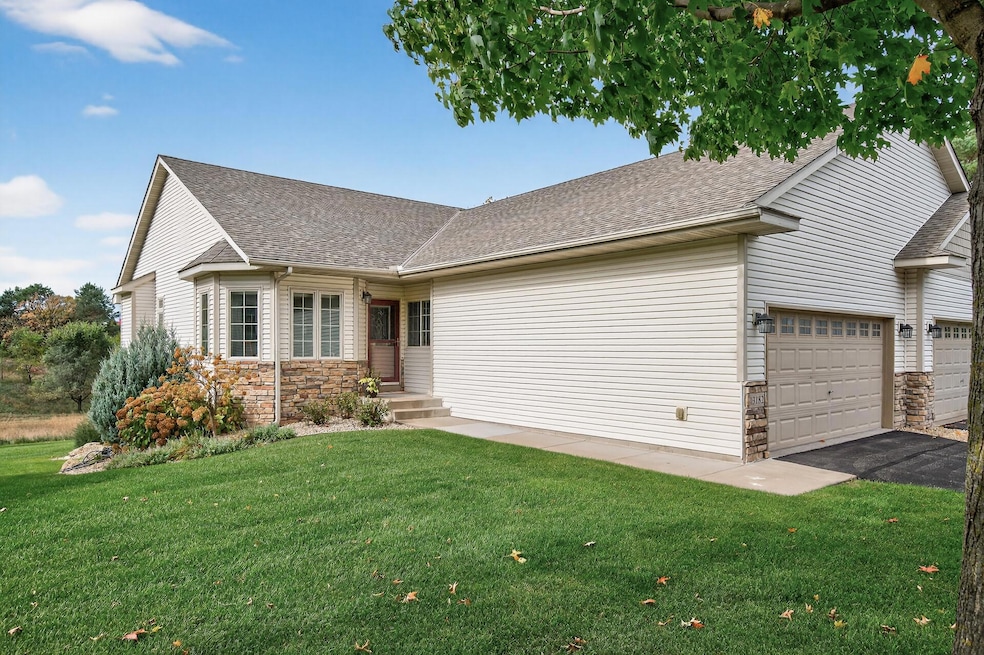 Pending $419,900 • Co-Listing Agent