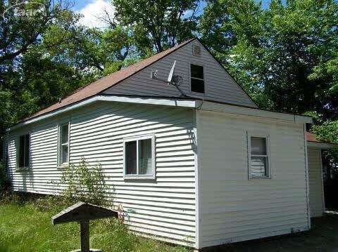 1549 Ryan St, Flint, MI 48532 - photo 1