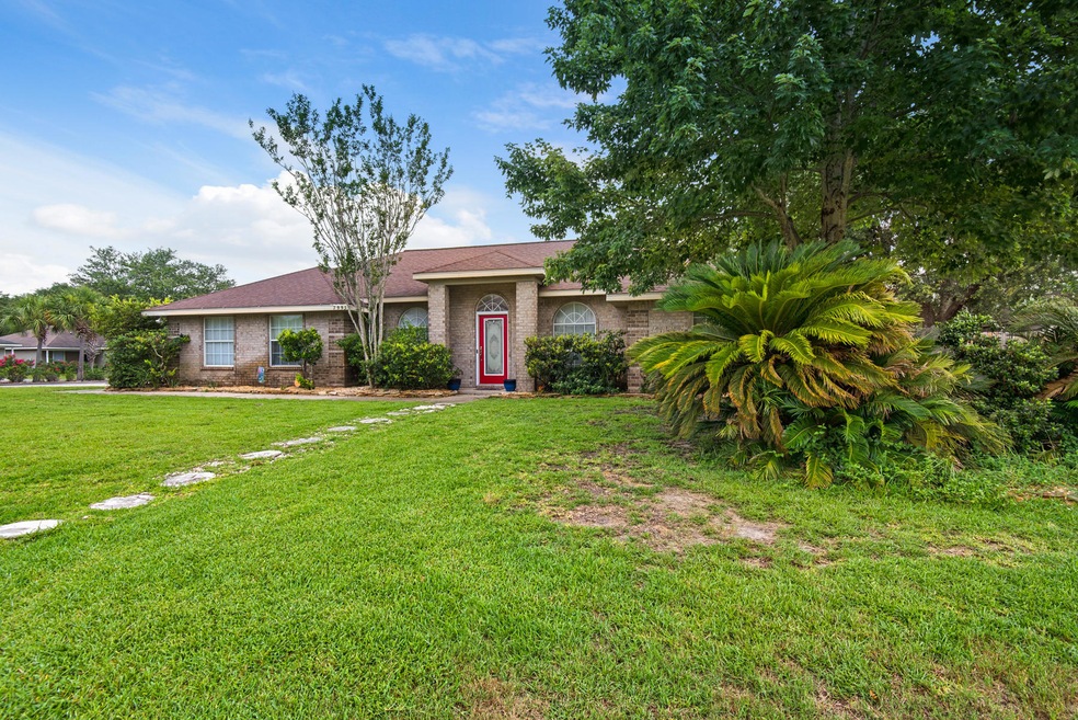 7995_Lola_Circle_20170619_003