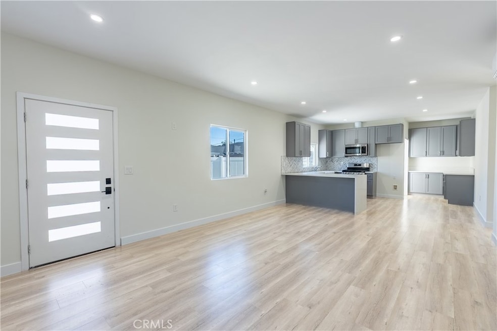 2131 N Pepper St, Burbank, CA 91505 - photo 1