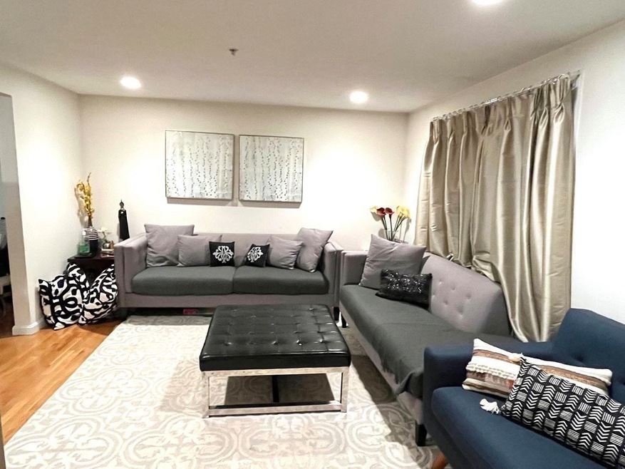 985 Trapelo Rd unit 1, Waltham, MA 02452 - photo 1