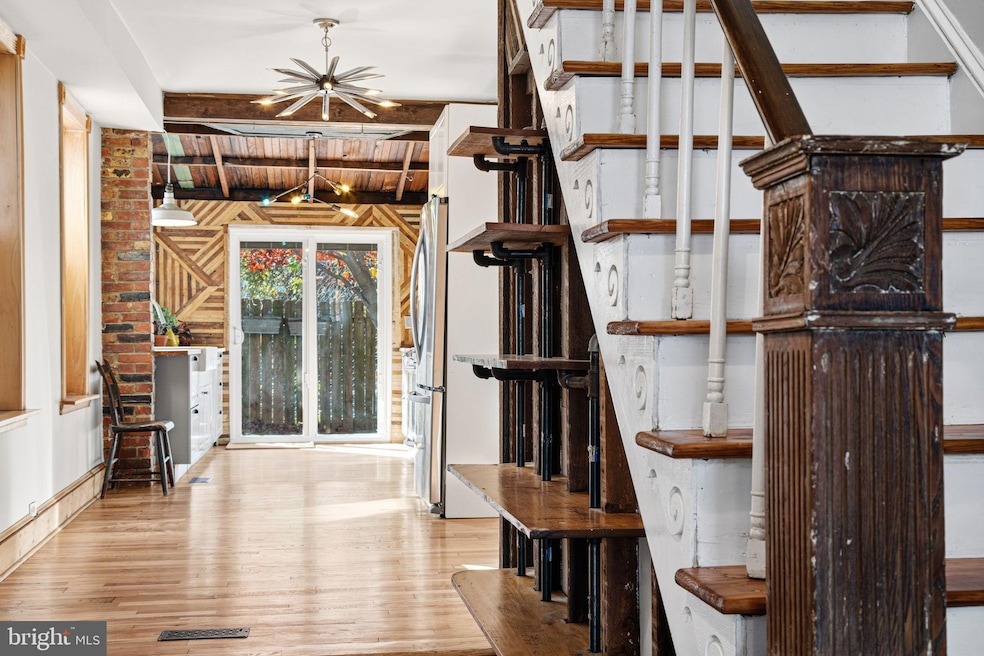 2142 E Huntingdon St, Philadelphia, PA 19125 - photo 1