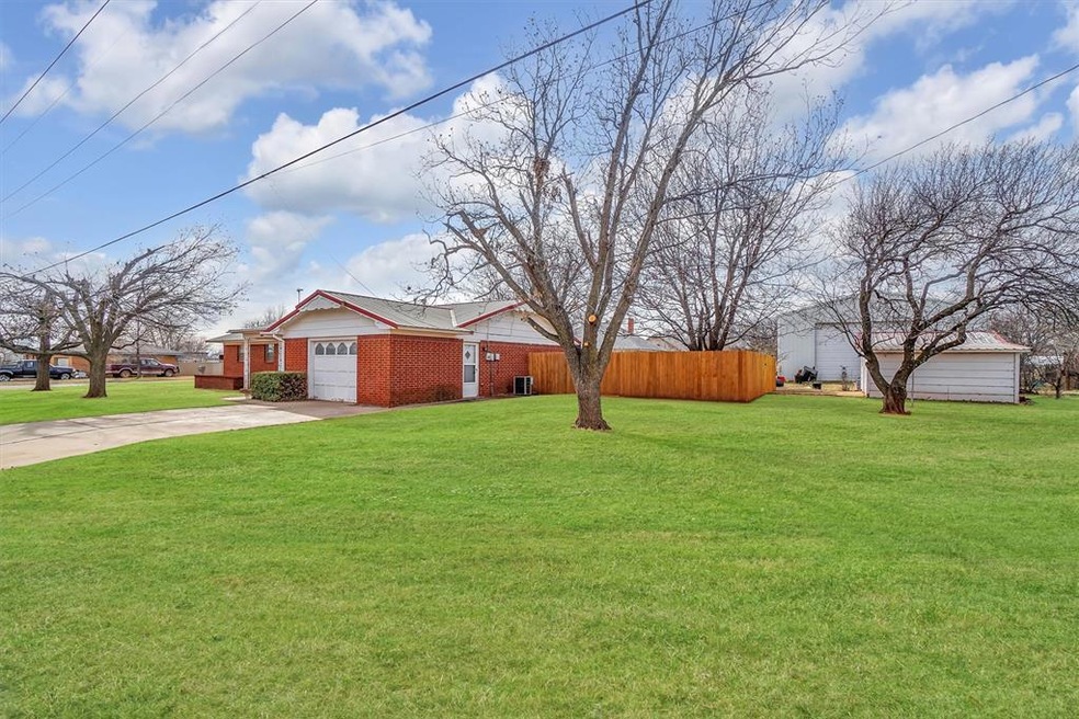 1501 N 2nd Sayre, OK