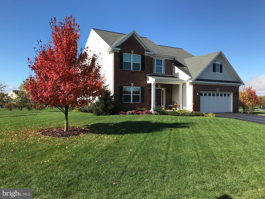 601 Franklin Square Dr, Chambersburg, PA 17201 - photo 1