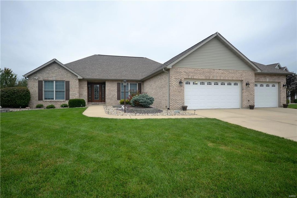 4913 Autumn Oaks Dr, Maryville, IL 62062 - photo 1