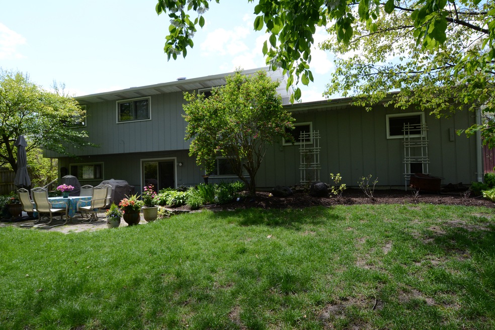 936 S Raddant Rd, Batavia, IL 60510 - photo 1