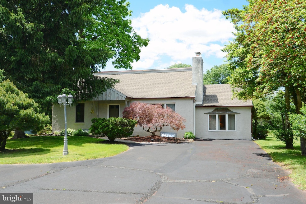 2606 Bedminster Rd, Perkasie, PA 18944 - photo 1