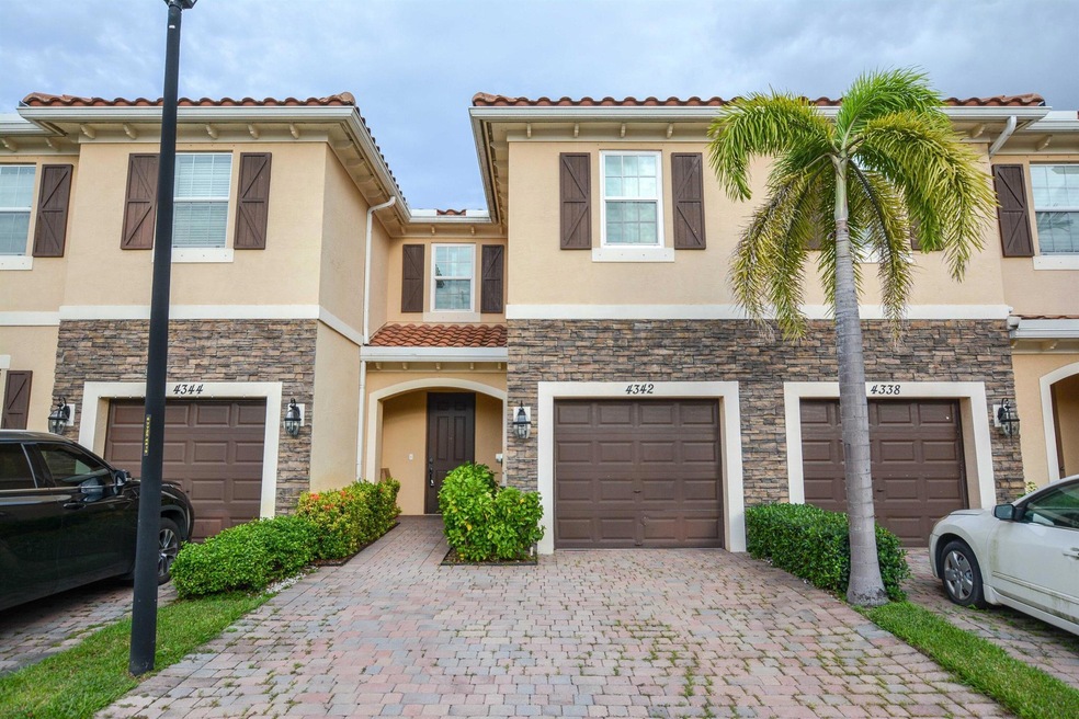 4342 Brewster Ln, West Palm Beach, FL 33417 - photo 1