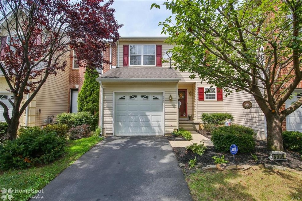 6909 Hunt Dr, Macungie, PA 18062 - photo 1