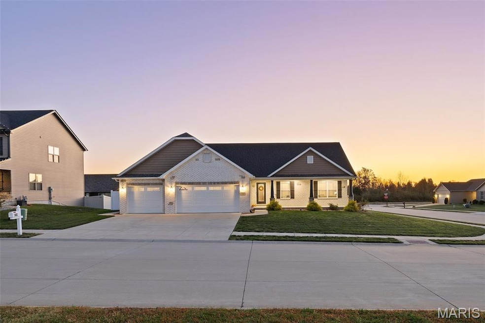 302 Carta Dr, Shiloh, IL 62221 - photo 1