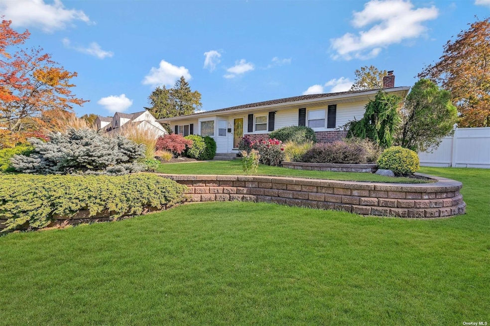 438 Townline Rd, ComMacK, NY 11725 MLS ONE3513882