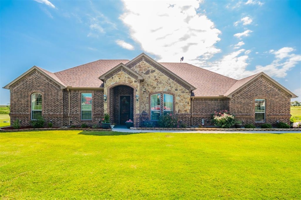 170 Heritage Pkwy E, Decatur, TX 76234 - photo 1