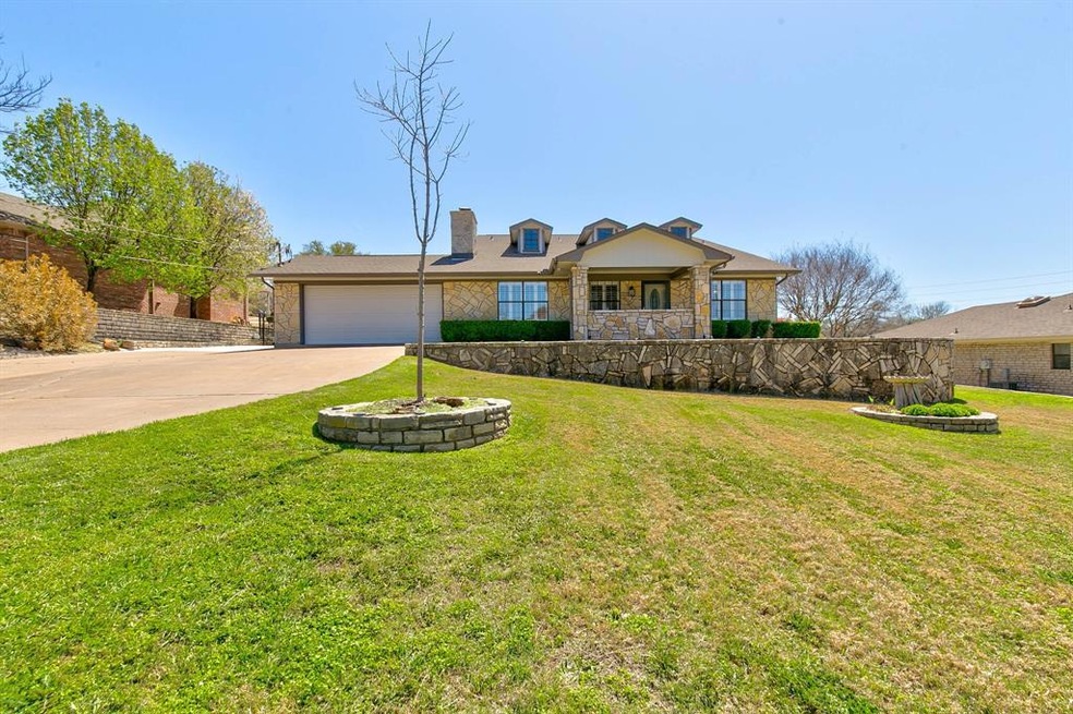 4225 Mojave Dr, Granbury, TX 76049 - photo 1