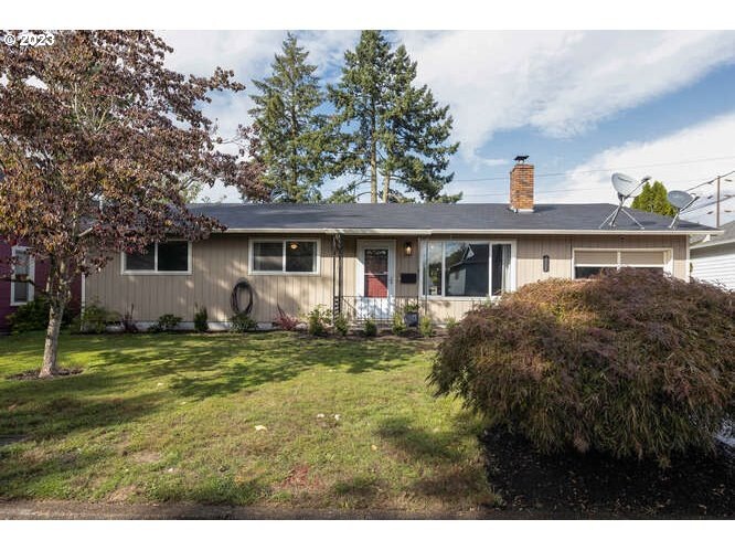 111 W 4th St, Newberg, OR 97132 - photo 1