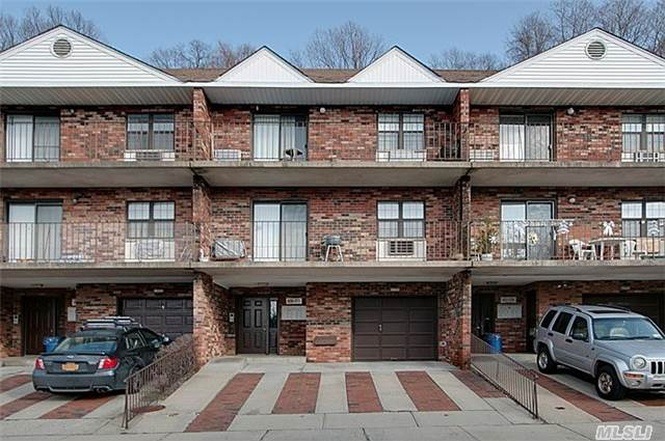 69-03 242nd St unit 1, Little Neck, NY 11362 - photo 1