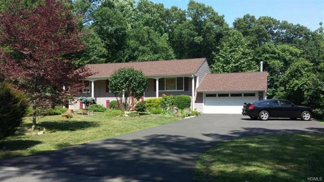 10 Hidden Hills Dr, Stony Point, NY 10980 - photo 1