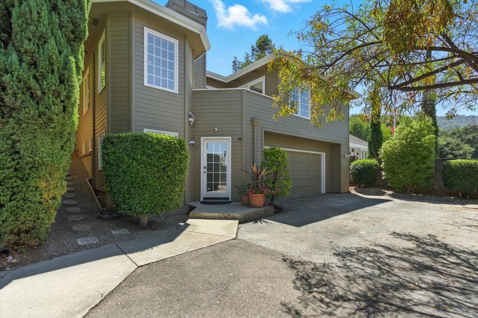 Sold $1,900,000 • Co-Listing Agent