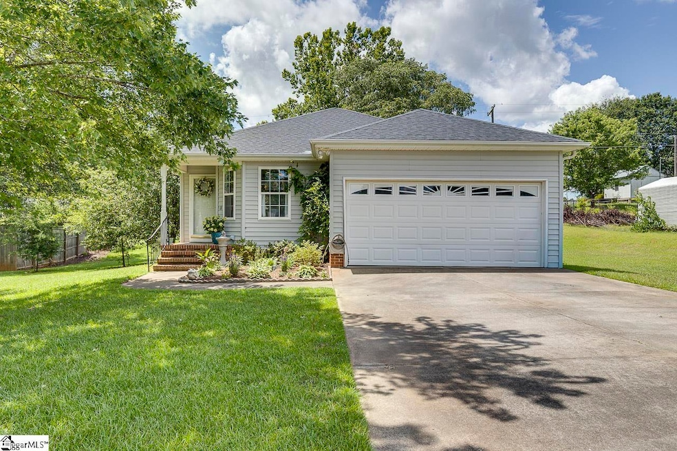 2109 Rolling Green Rd, Anderson, SC 29621 - photo 1