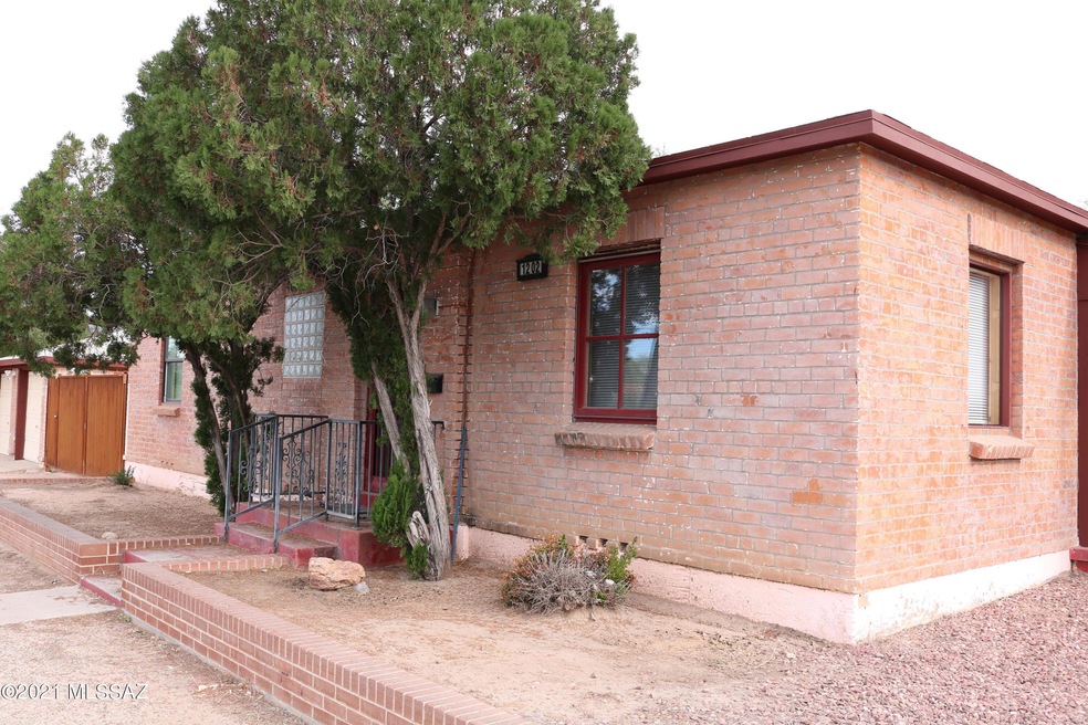 1202 N Tucson Blvd, Tucson, AZ 85716 - photo 1