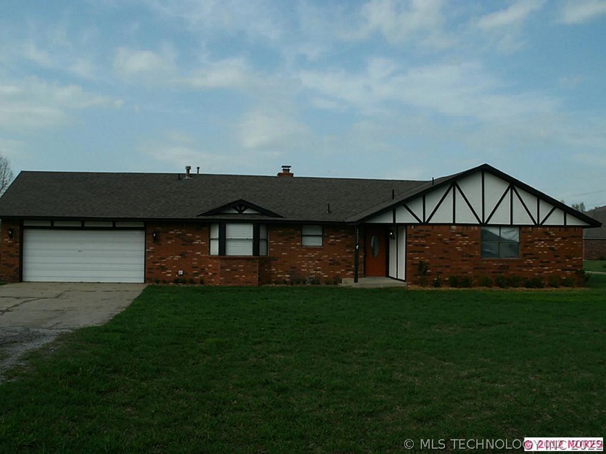 New Remodel on 1 acre m/l 3bed/2bath/Oversized 2 C