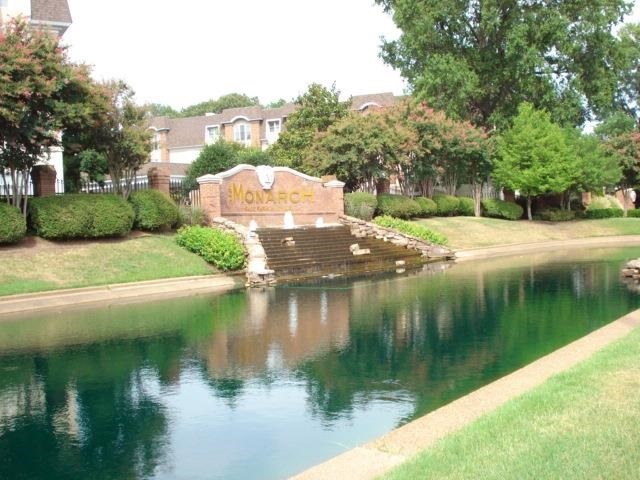 Premiere gated property in East Memphis with unmat