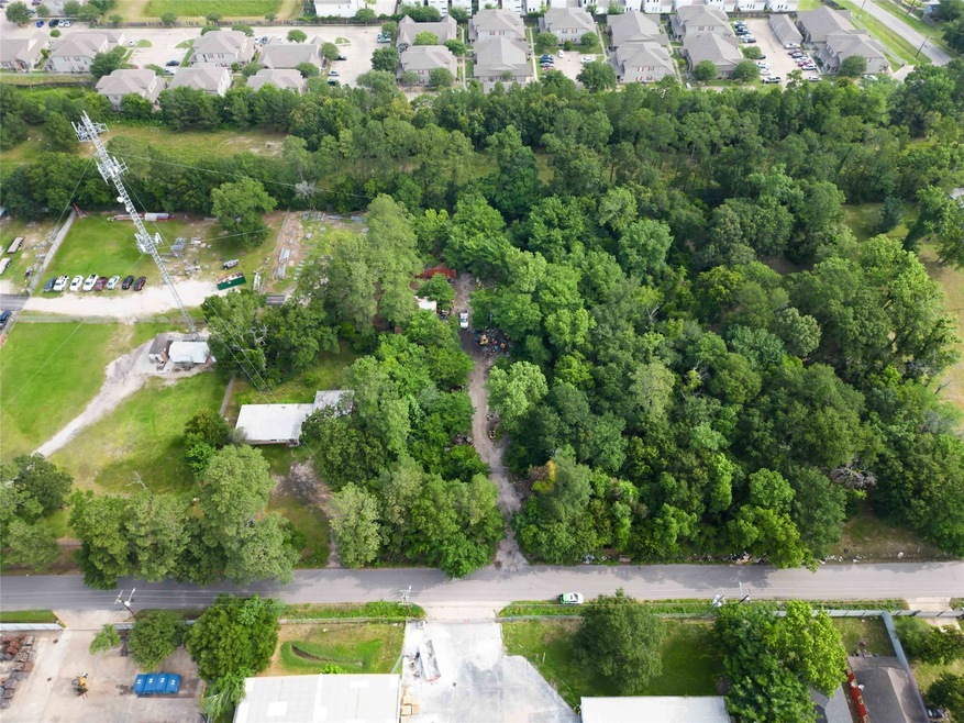 3938 Creekmont Dr, Houston, TX 77091 - photo 1