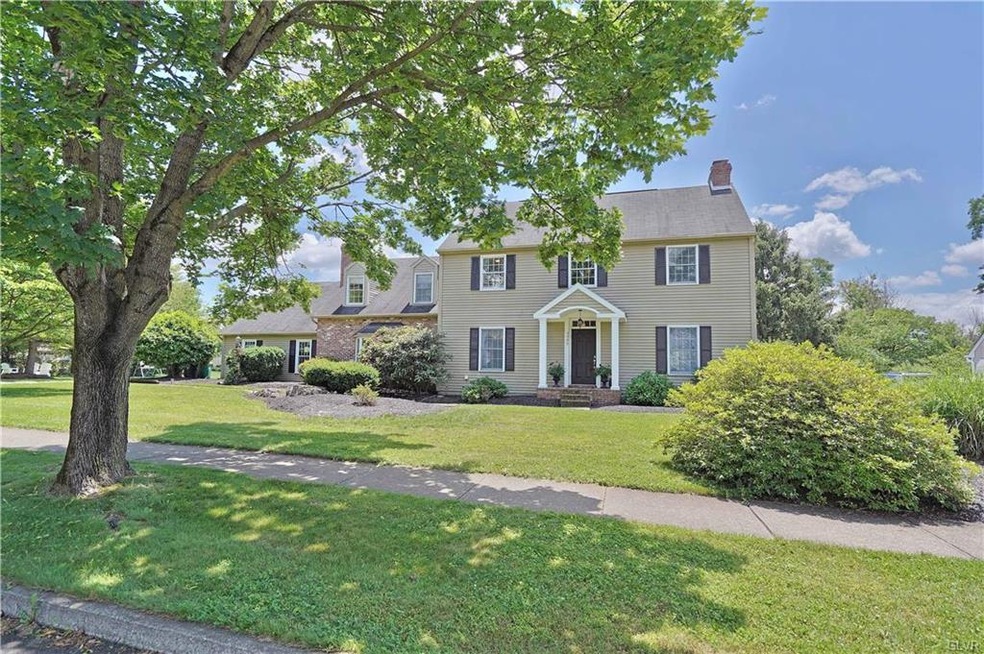 4966 Meadowview Dr, Macungie, PA 18062 - photo 1