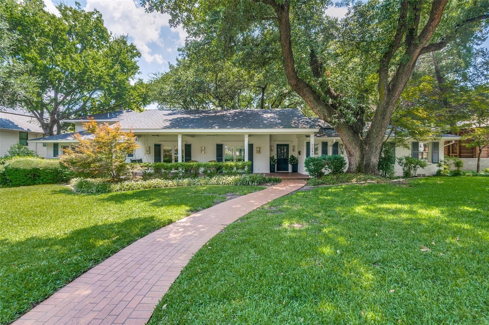7242 Brookcove Ln, Dallas, TX 75214 - photo 1