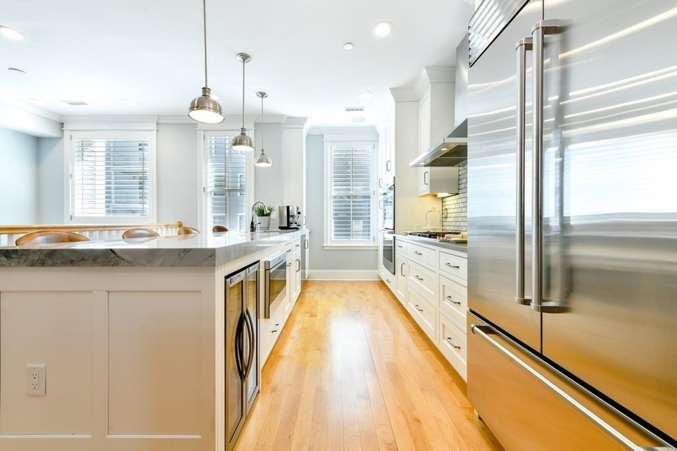 893 E 2nd St unit 5, Boston, MA 02127 - photo 1