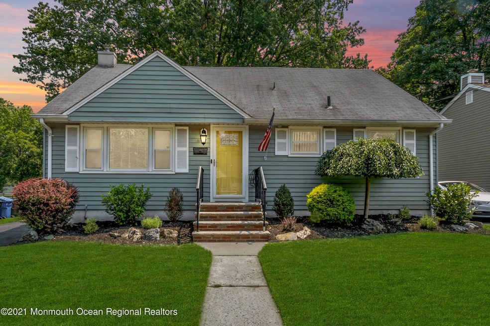 114 E 5th Ave, Port Reading, NJ 07064 - photo 1