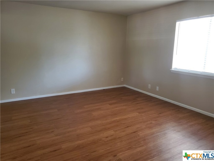 1120 N King St unit 205, Seguin, TX 78155 - photo 1