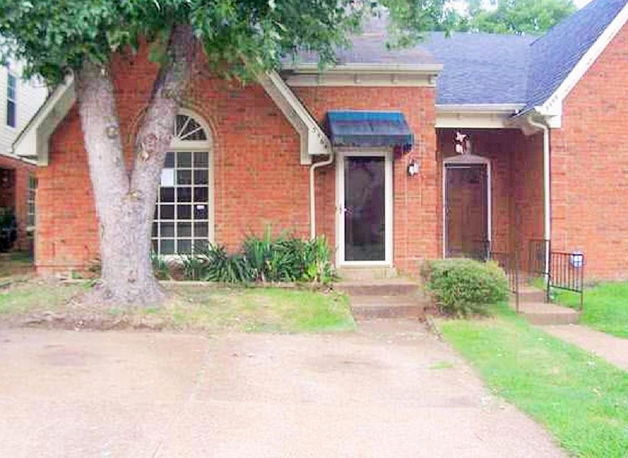 3564 Bishops Gate Dr, Memphis, TN 38115 - photo 1