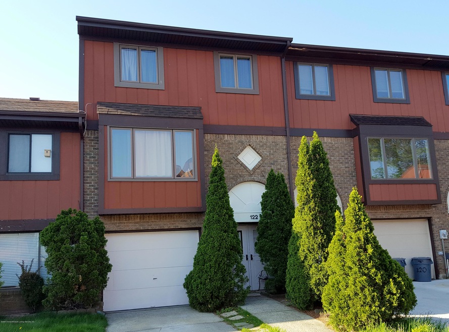 122 Redwood Loop, Staten Island, NY 10309 - photo 1