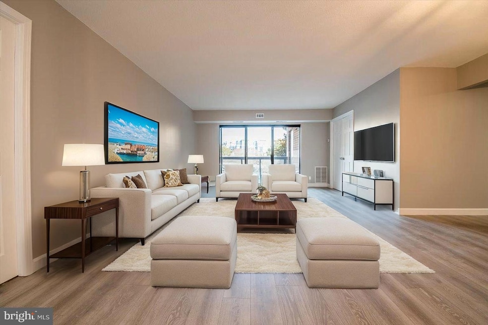 The Rotonda unit 203, McLean, VA 22102 - photo 1