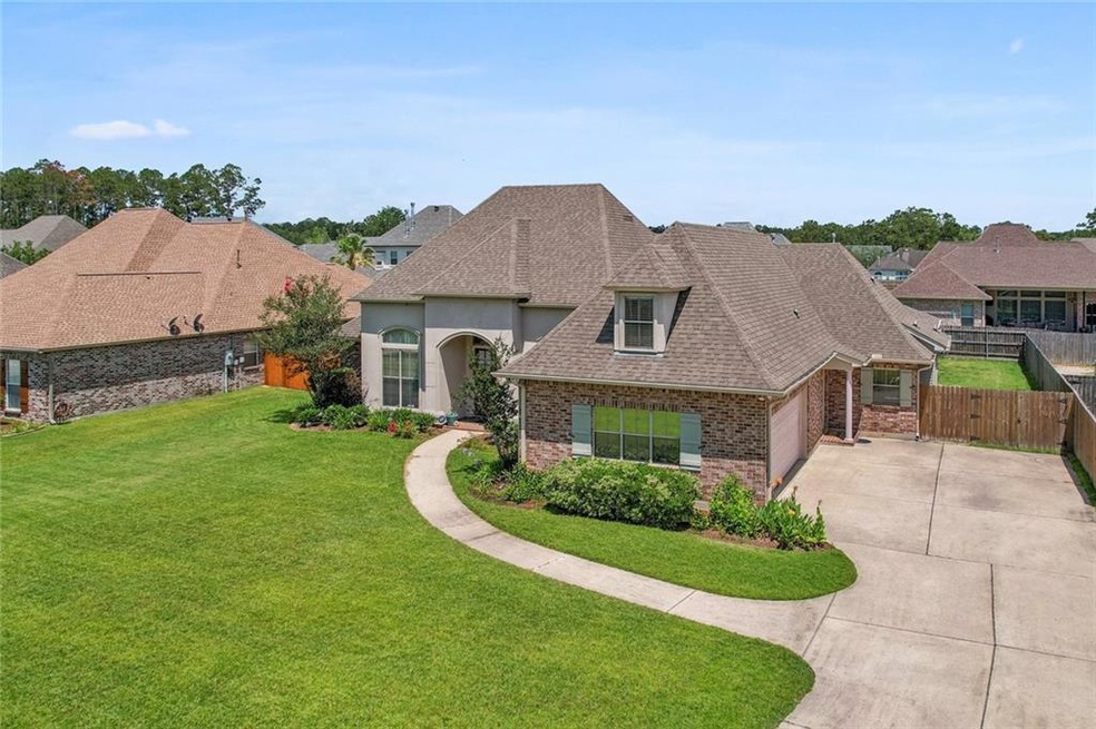 527 Clayton Ct, Slidell, LA 70461 - photo 1