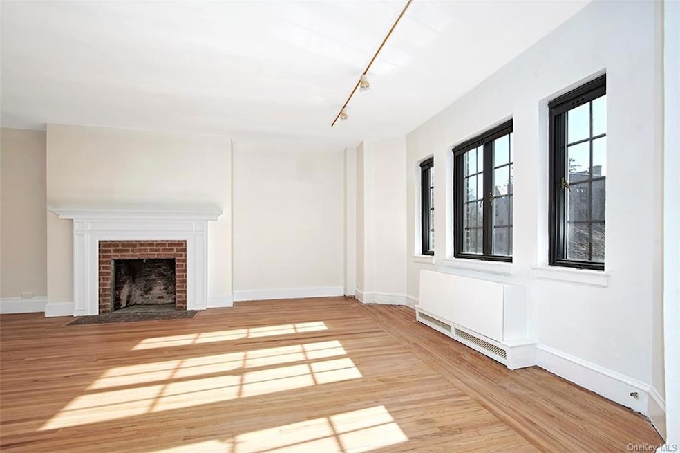 Blind Brook Lodge unit H21, Rye, NY 10580 - photo 1