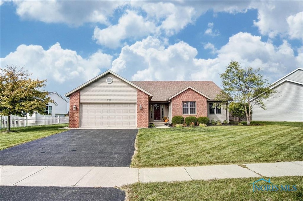 908 Tarra Oaks Dr, Findlay, OH 45840 - photo 1