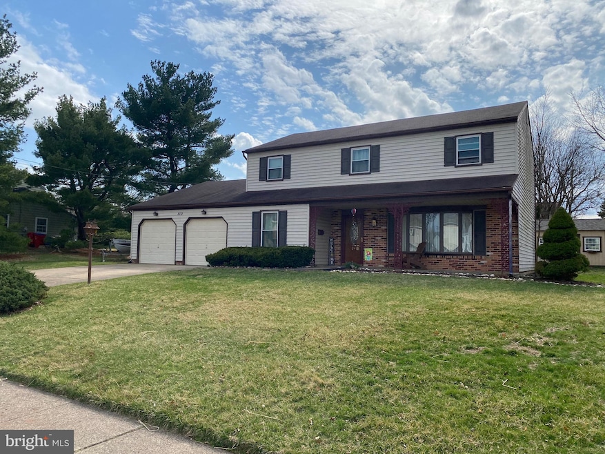 510 Spencer Ln, Warminster, PA 18974 - photo 1