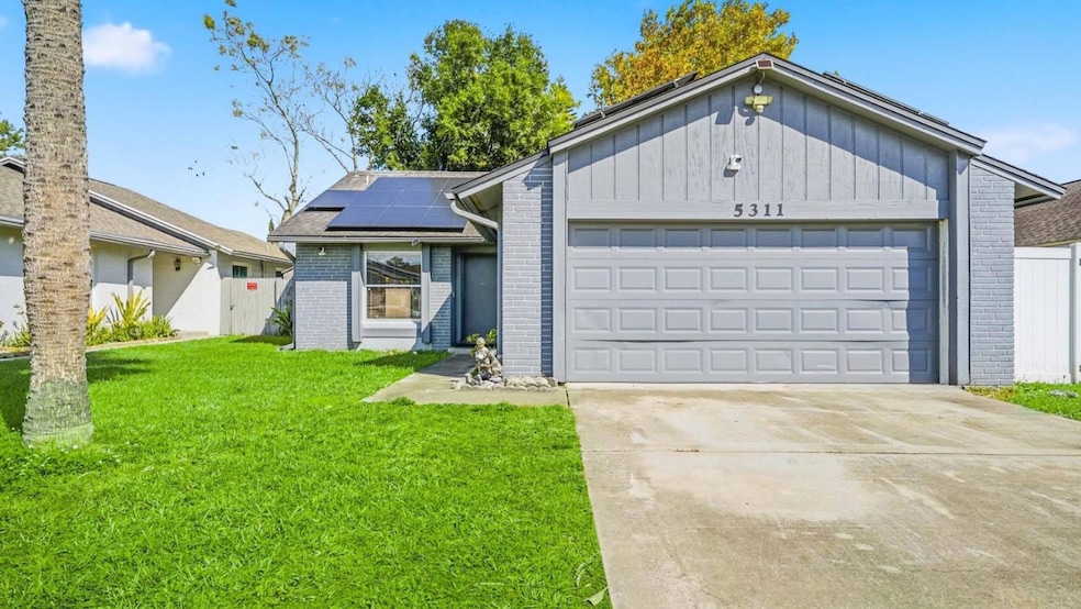 5311 Barefoot Path unit 3, Kissimmee, FL 34746 - photo 1