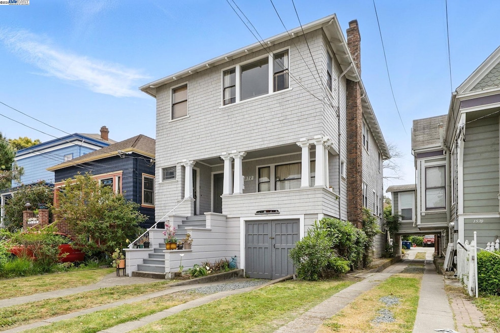 Pending $998,000 • Co-Listing Agent