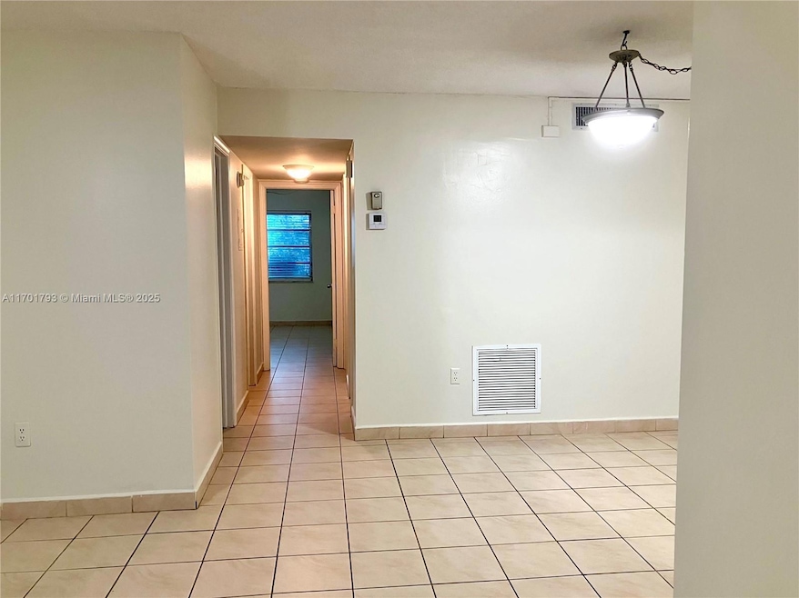 20275 NE 2nd Ave unit 16, Miami, FL 33179 - photo 1