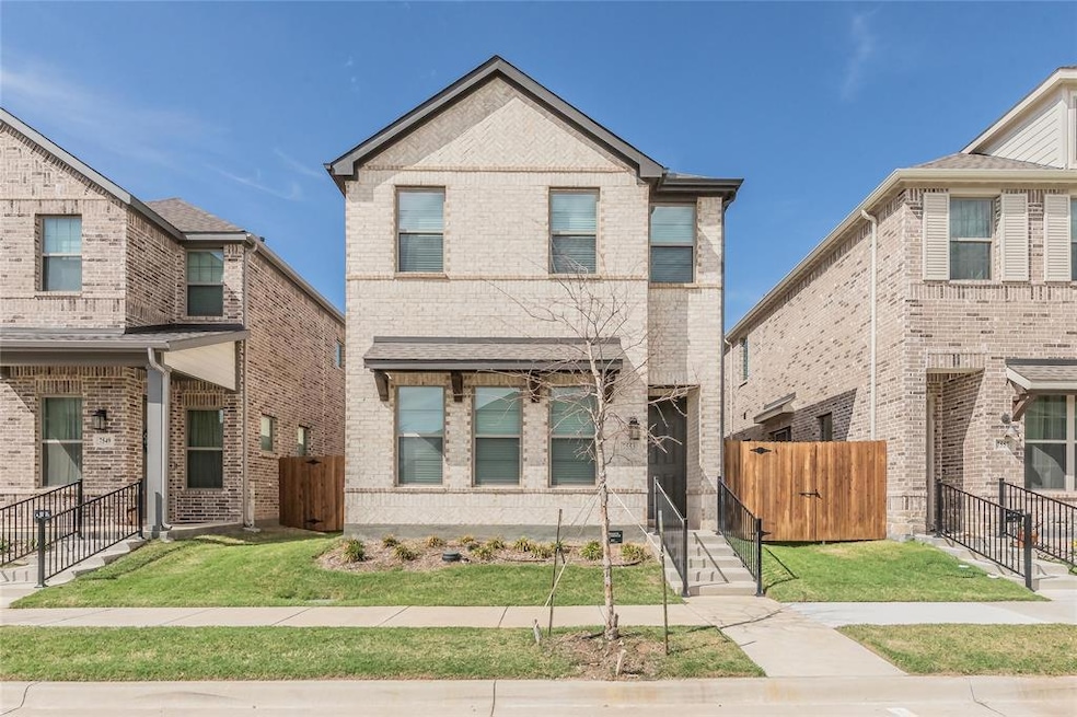 7553 Regal Ln, North Richland Hills, TX 76180 - photo 1