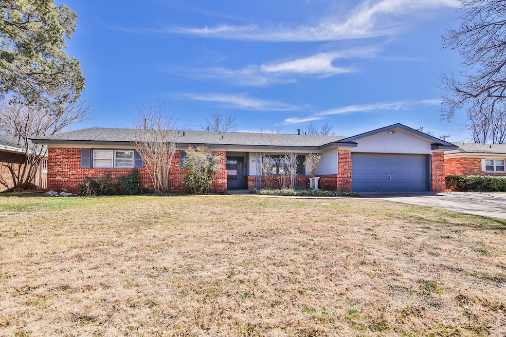 2115 65th St - Front